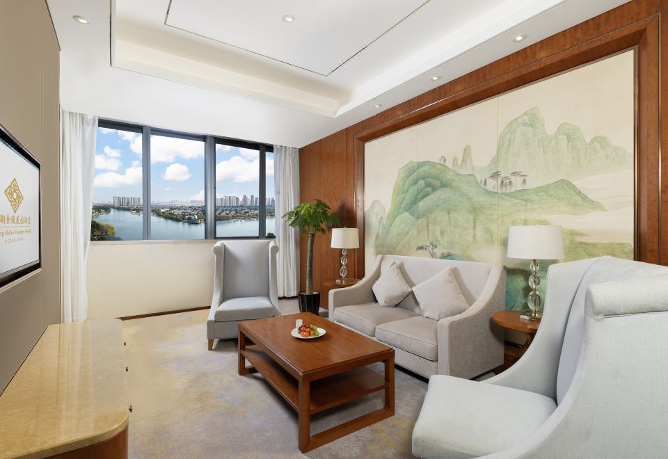 高級套房（輕奢客廳，智能馬桶）