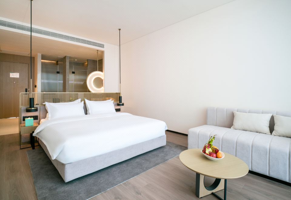Deluxe Queen Room