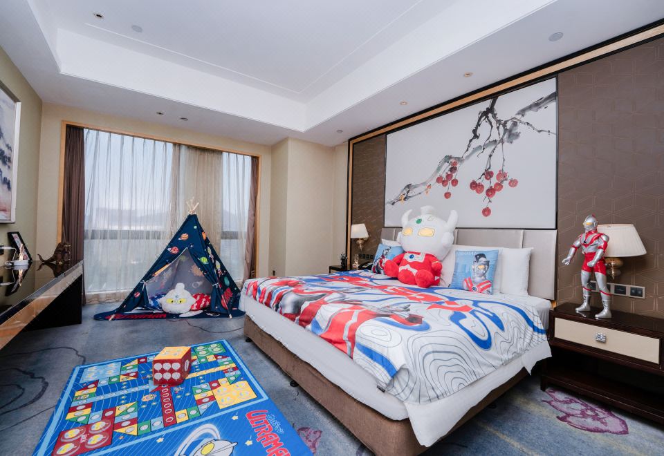 Wanda Realm Zengcheng GuangzhouUltraman Family King Bed Room​​ (Light Energy Tent Battle Zone + Space Adventure Play Mat)