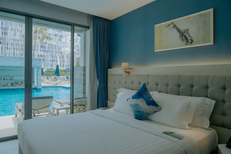 ห้องดีลักซ์ มีทางลงสระว่ายน้ำ