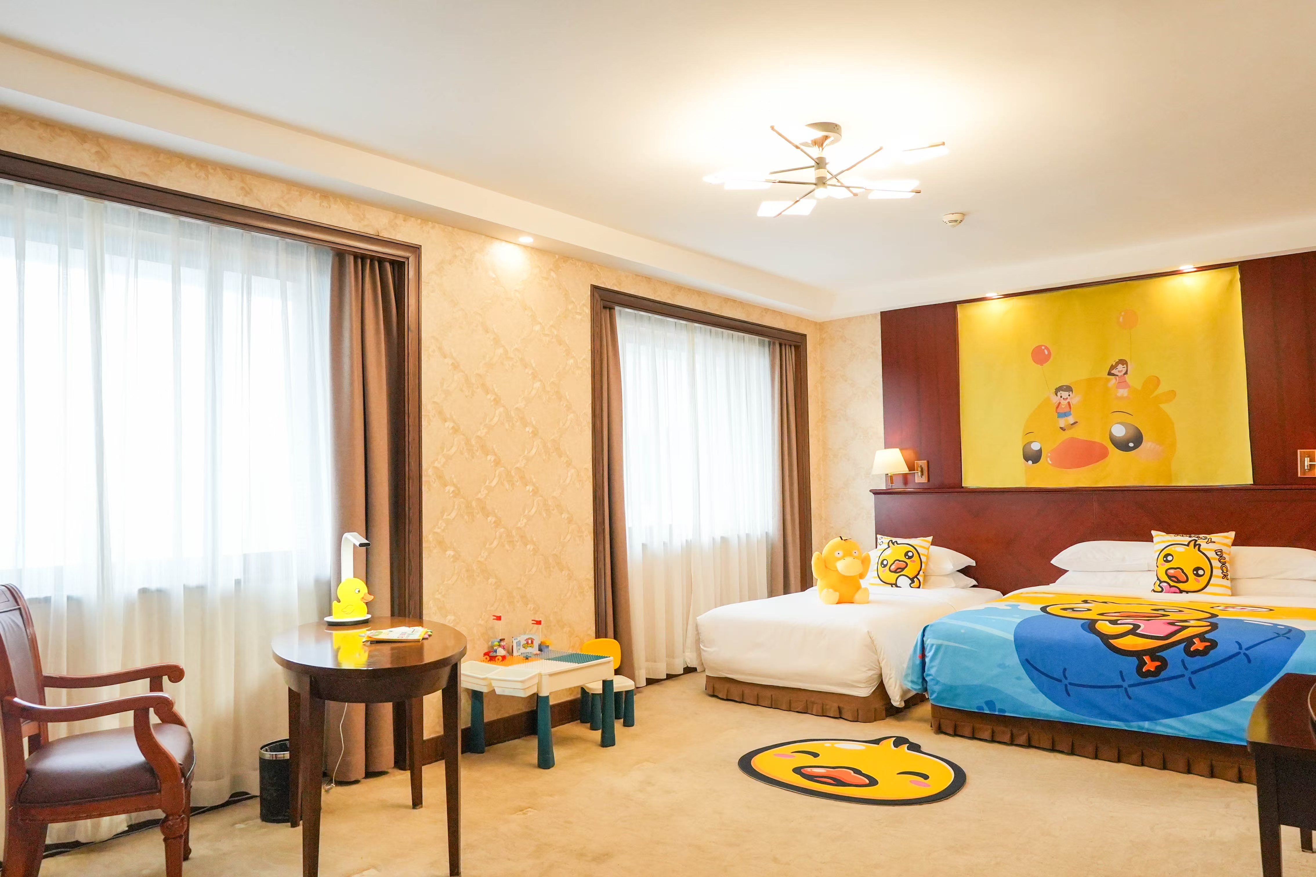 小黄鸭主题亲子房