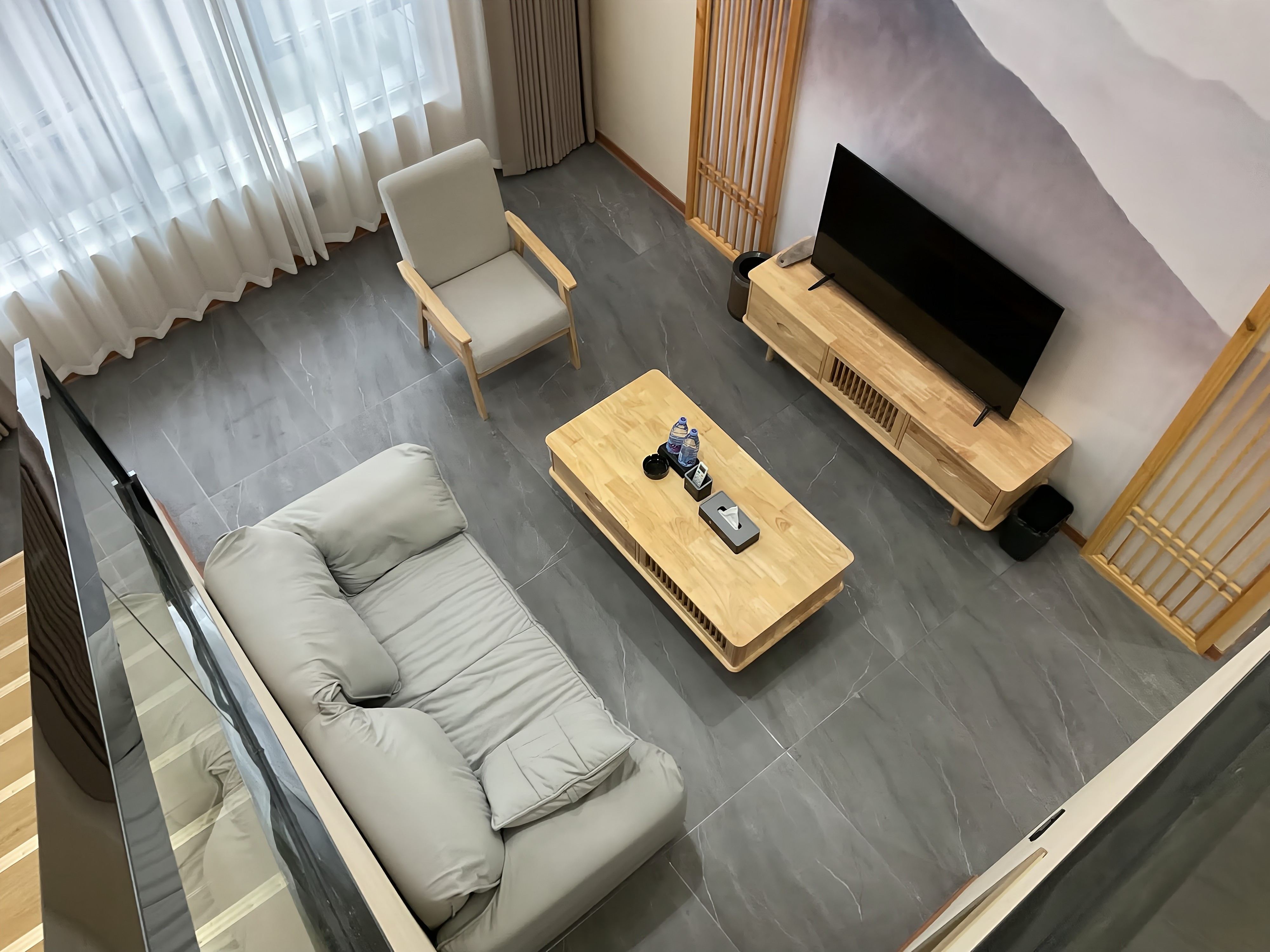 LOFT原木风亲子房∣两衞∣客厅∣洗衣机∣3P空调∣大飘窗