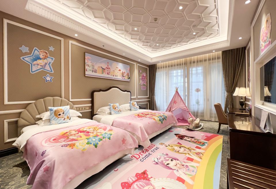 Baihualin Hot Spring Valley HotelSophie Ruby Theme Family Room