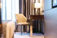 Grand Emperor Hotel