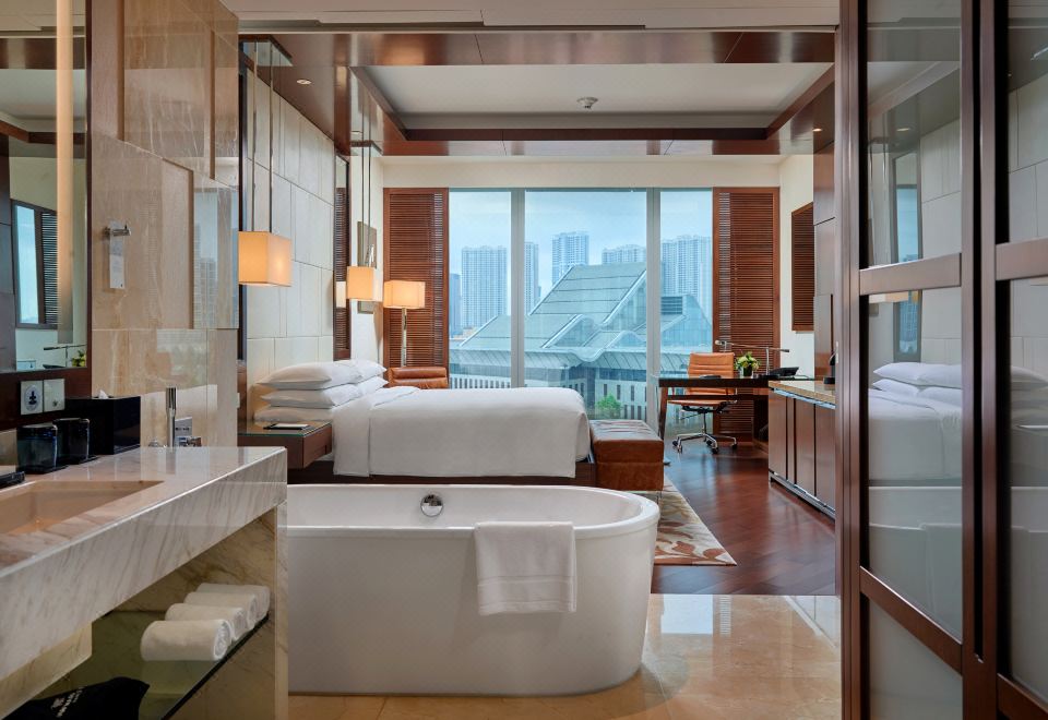 JW Marriott Hotel HanoiExecutive King Lake, Balcony, Executive Lounge Access