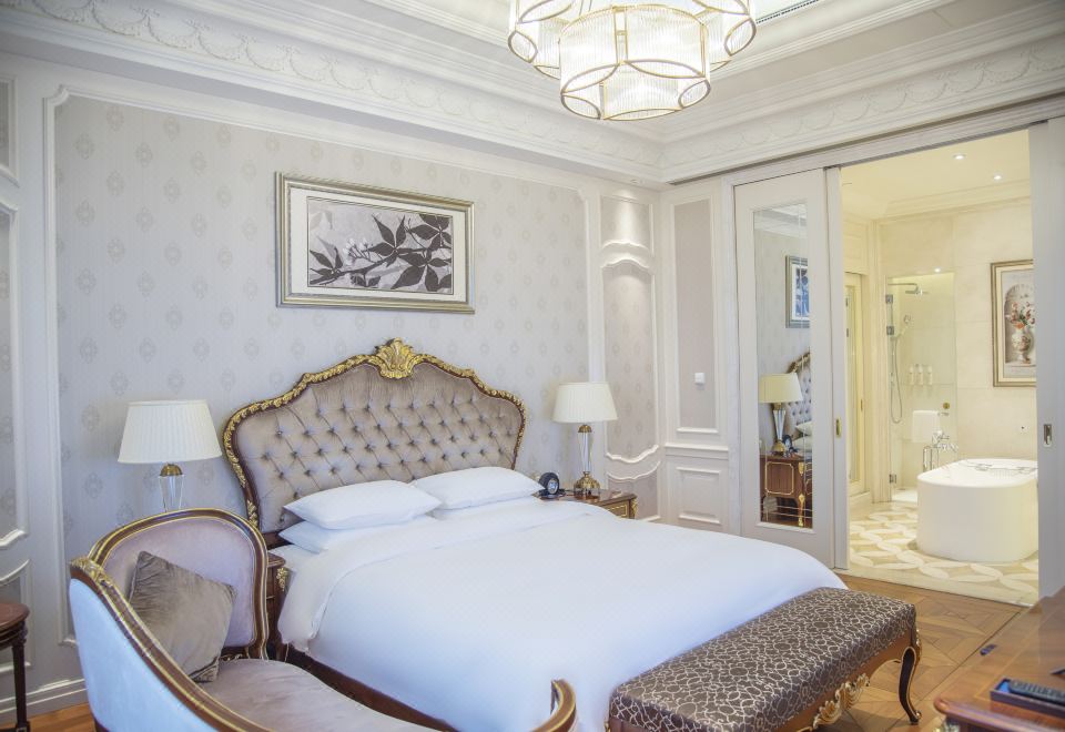 Delta Hotels Marriott Shanghai BaoshanDeluxe Suite