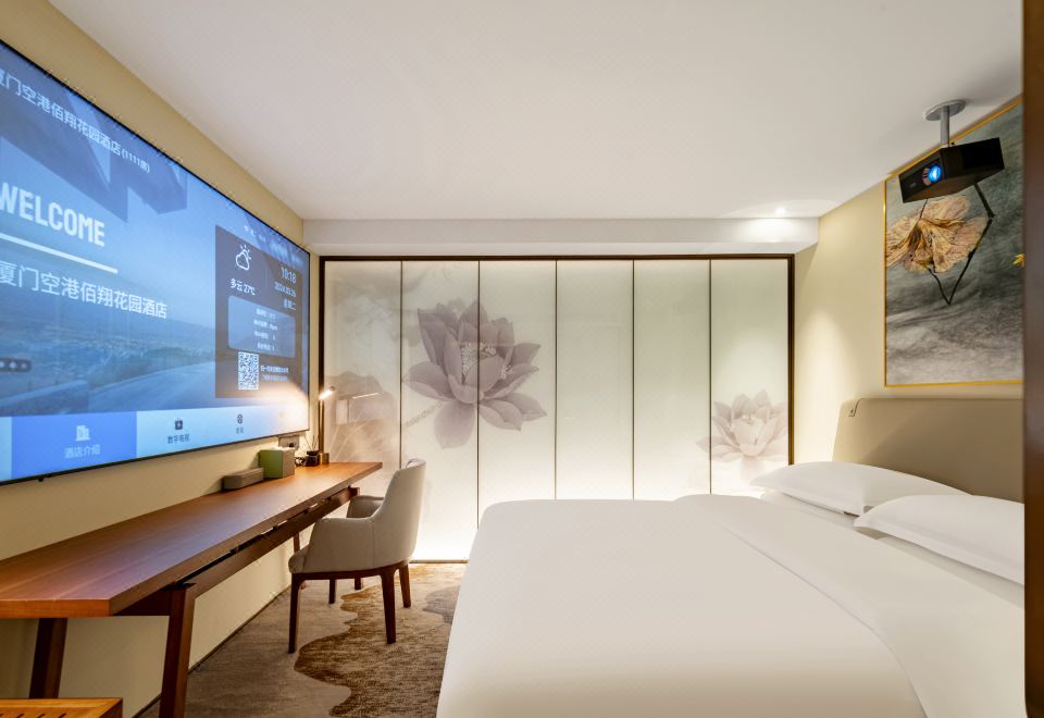 栖云楼标准大床房（无窗+畅享影音）