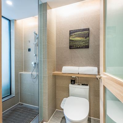 行政大床房-亞朵星球PRO深睡枕-智能投屏小冰箱 杭州西湖湖濱銀泰亞朵飯店優惠