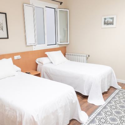 Standard Interior Twin Room Hotel Montes Promo Code