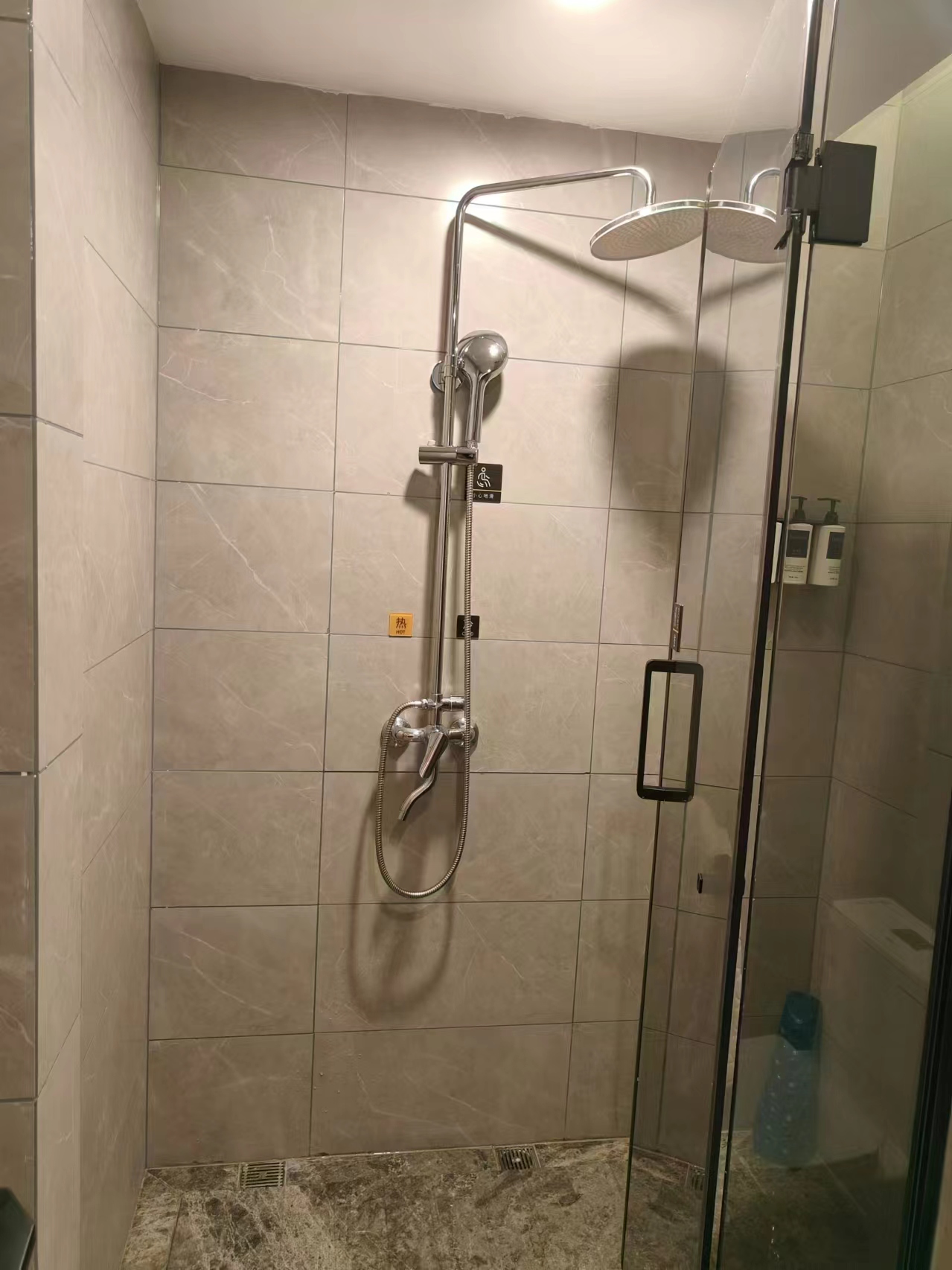 花宿一 娱乐棋牌房