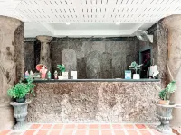 Grand Amazon Hotel