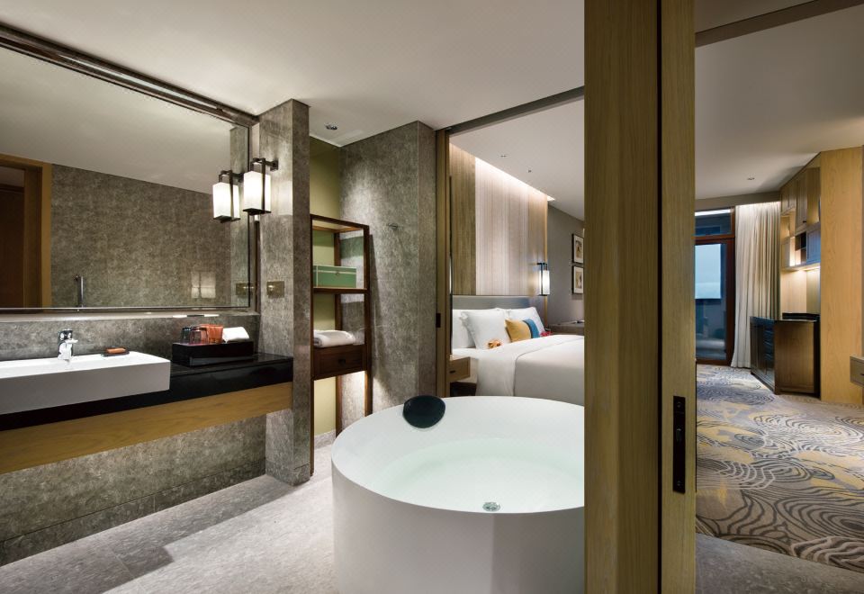 Crowne Plaza Kunming Ancient Dian TownSuperior Family Room