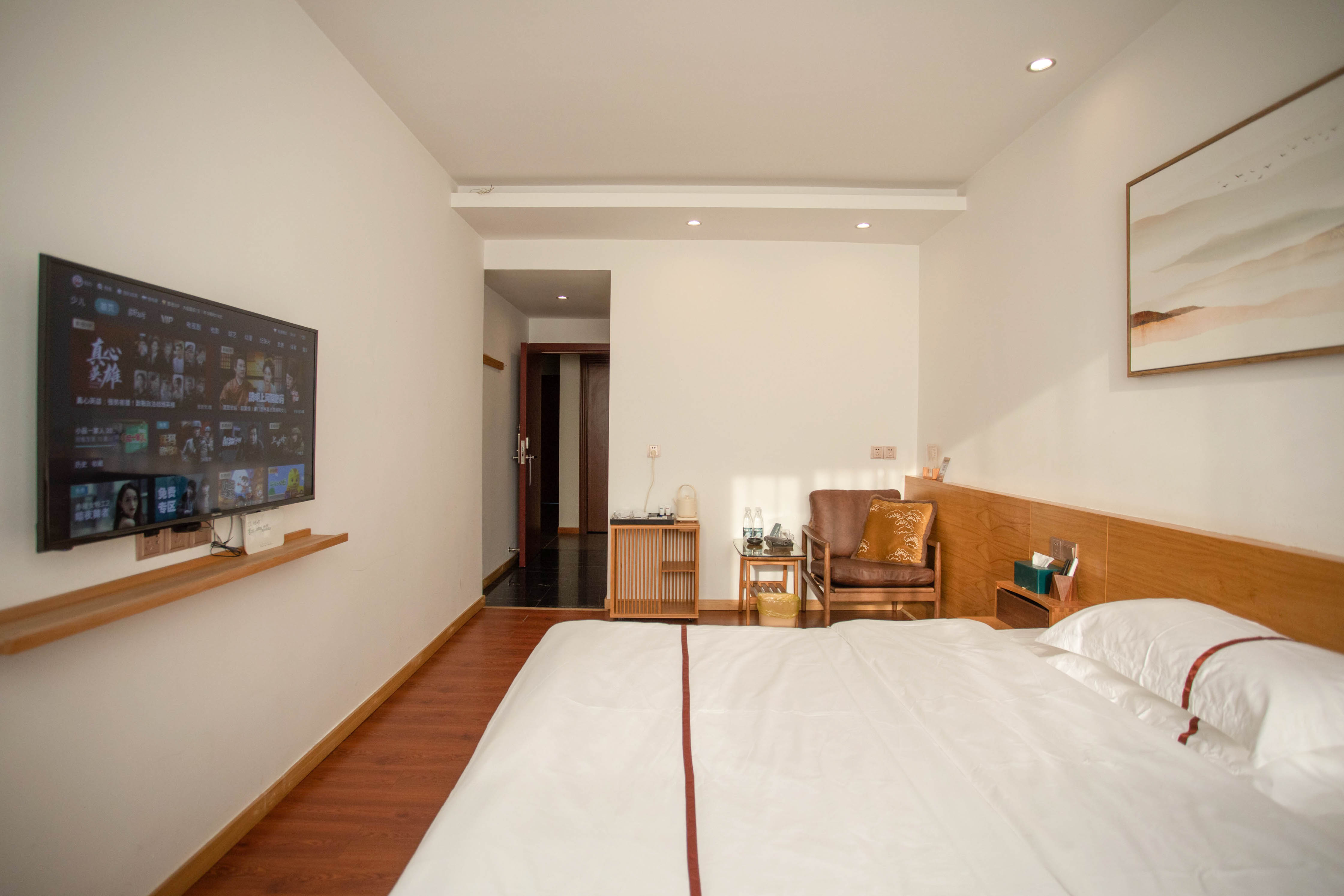 日星隐曜大床房