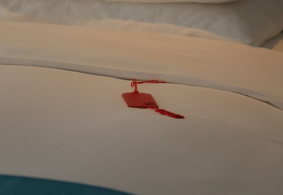 Wingate by Wyndham Hainan ChengmaiTheme Zen Room (Includes Wooden Fish, Heart Sutra, Incense, Taiji Costume, Blessing Plate, Tea Ware)