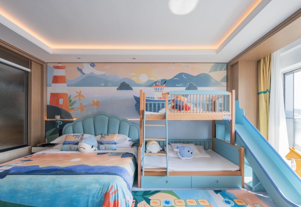 鱼鱼伴我行 · 湖景亲子家庭房