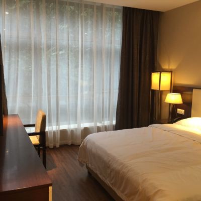 舒適大床房【明窗舒享】 米爾頓精品飯店（深圳洪浪北地鐵站店）優惠