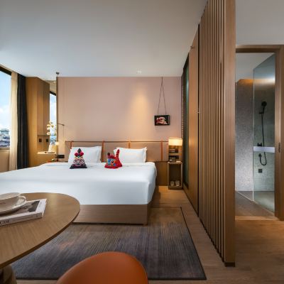 嶺南家庭大床房 | 超大床+環形沙發 索特來·旋宮飯店（佛山祖廟嶺南天地店）優惠