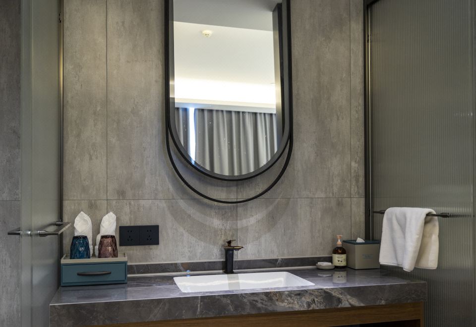 Wyndham Grand Plaza Royale Fengshun Hot Springs ResortElegant Hot Spring Double Bed Room (Private Tub)