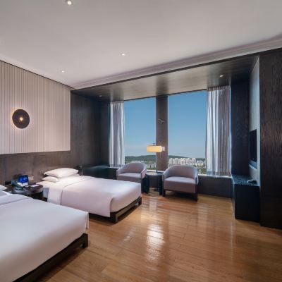 嘉賓軒豪華雙床房「縱享雲端歡樂時光」 武漢光谷凱悦酒店優惠