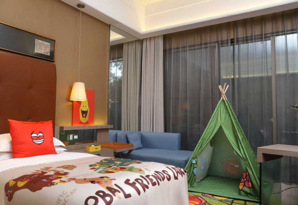 爆笑蟲子親子主題雙床房