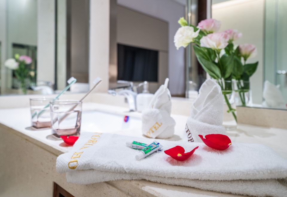 高級雙床房（冰箱+簡約商務風）