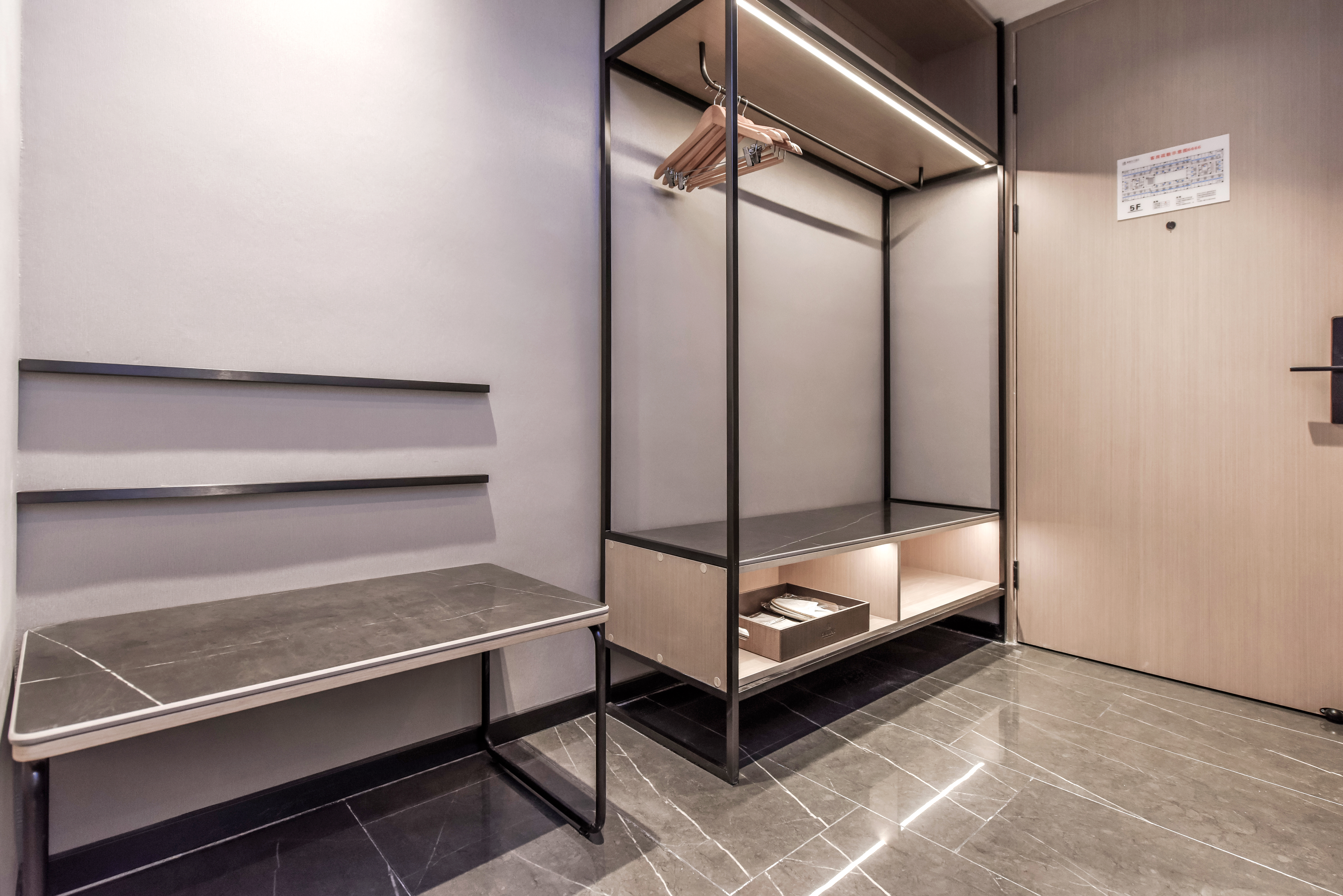 豪华套房（乐爽小冰箱+喜临门床垫）