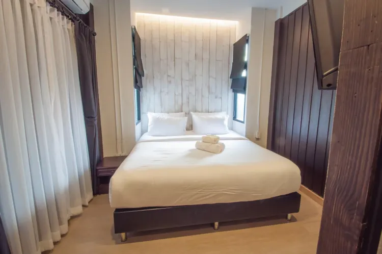 ห้องซูพีเรียร์ เตียงใหญ่ 1 เตียง