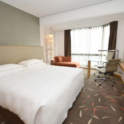 高級大床房 中山永安新城皇冠假日酒店優惠