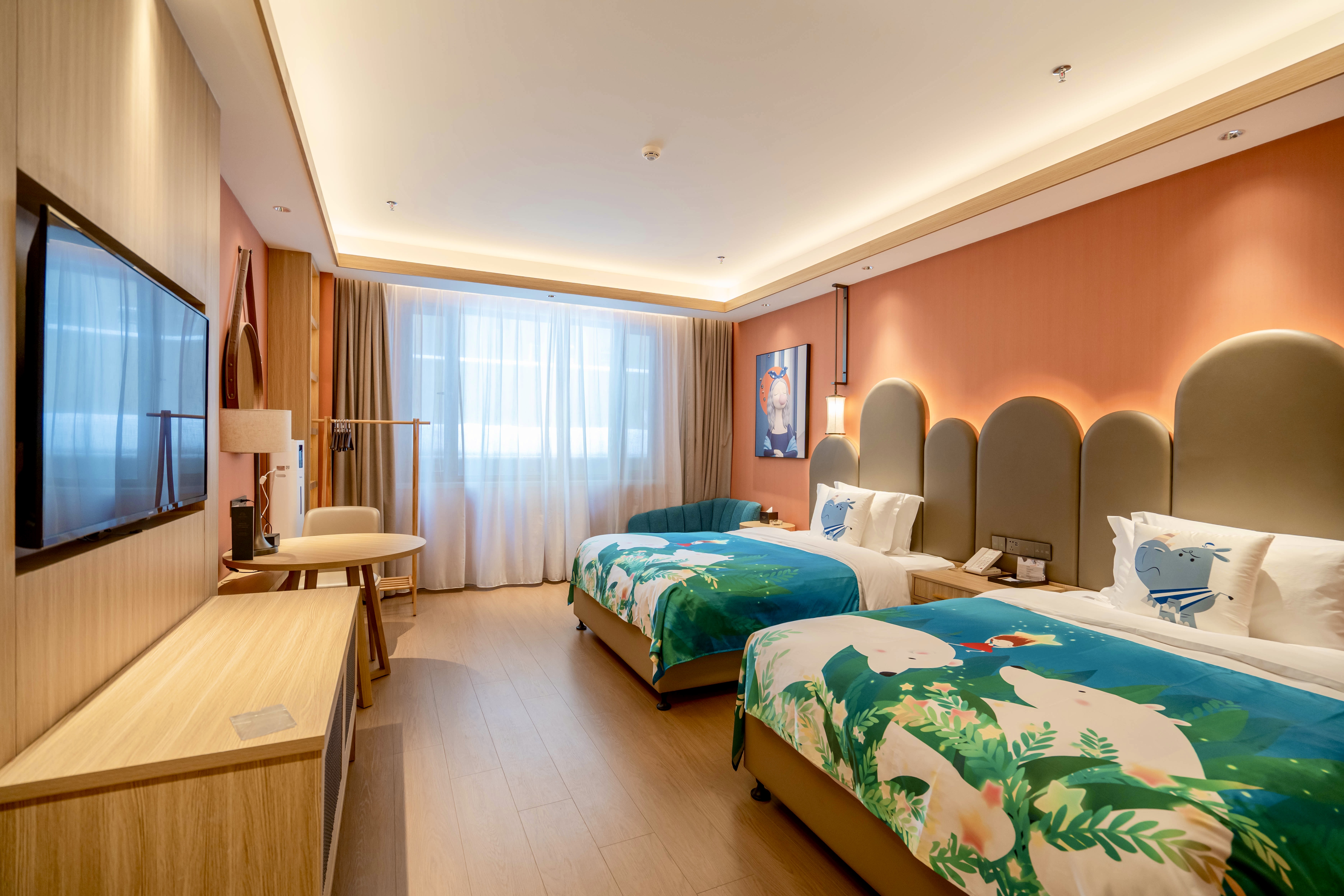 温馨家庭房（加湿器+金可儿舒睡床品+小冰箱）