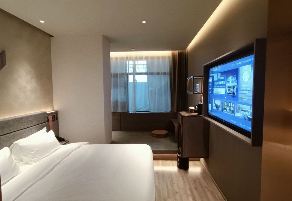 甄选大床房（加热毛巾杆+小冰箱+智能镜）