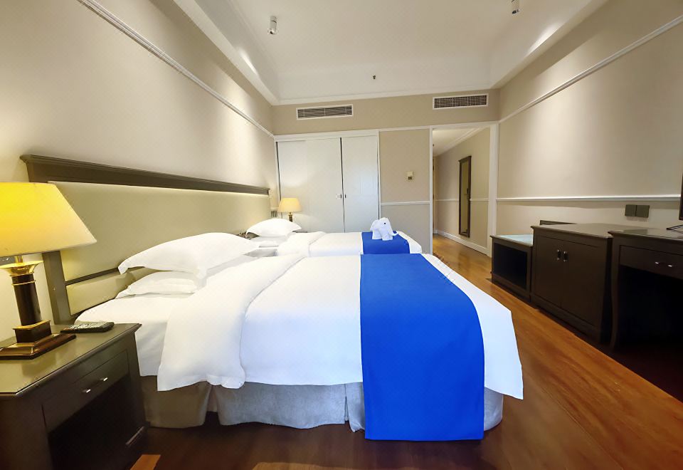 ZHONG YINTIANYI HOTEL Guestroom - City-View (2 Beds) (Window, Fridge)