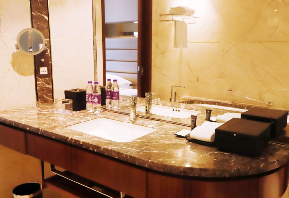 俱乐部豪华大床房