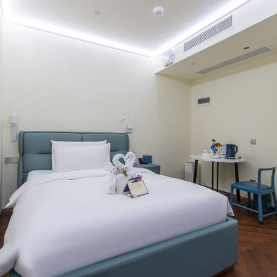 舒適大床房【精選深睡枕+舒適床墊+海上花園茶具】 廈航Hotel 1987（廈門火車站明發廣場店）優惠