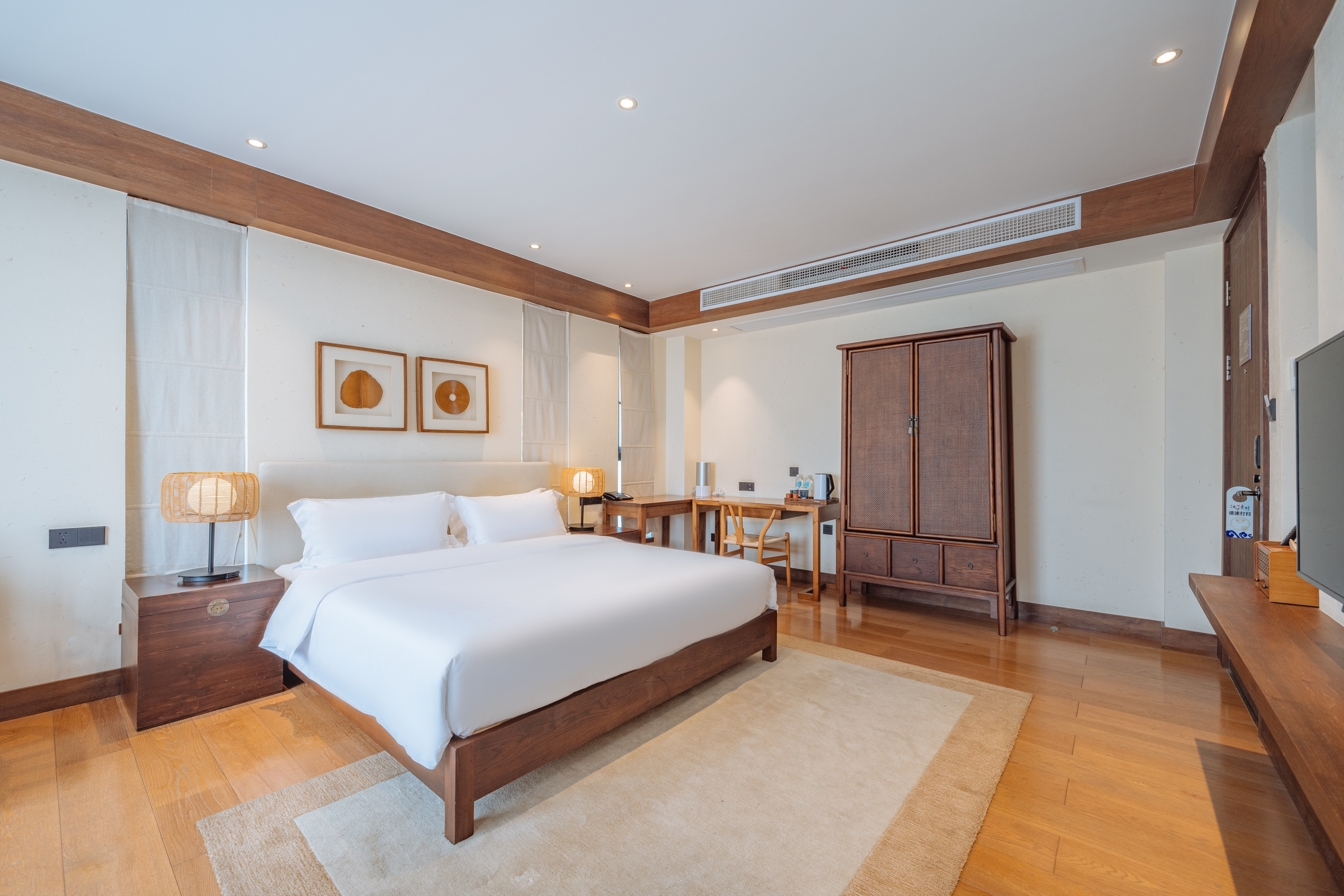 心然别院远眺·豪华大床房