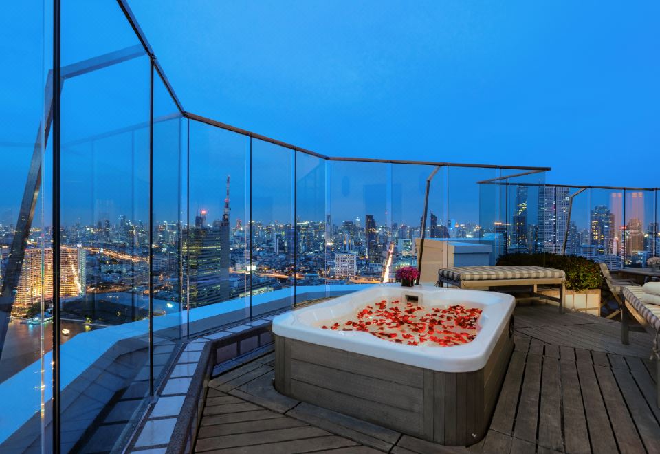 The Peninsula BangkokThe Grand Terrace Suite