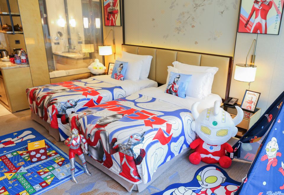 奥特曼主题家庭连通房