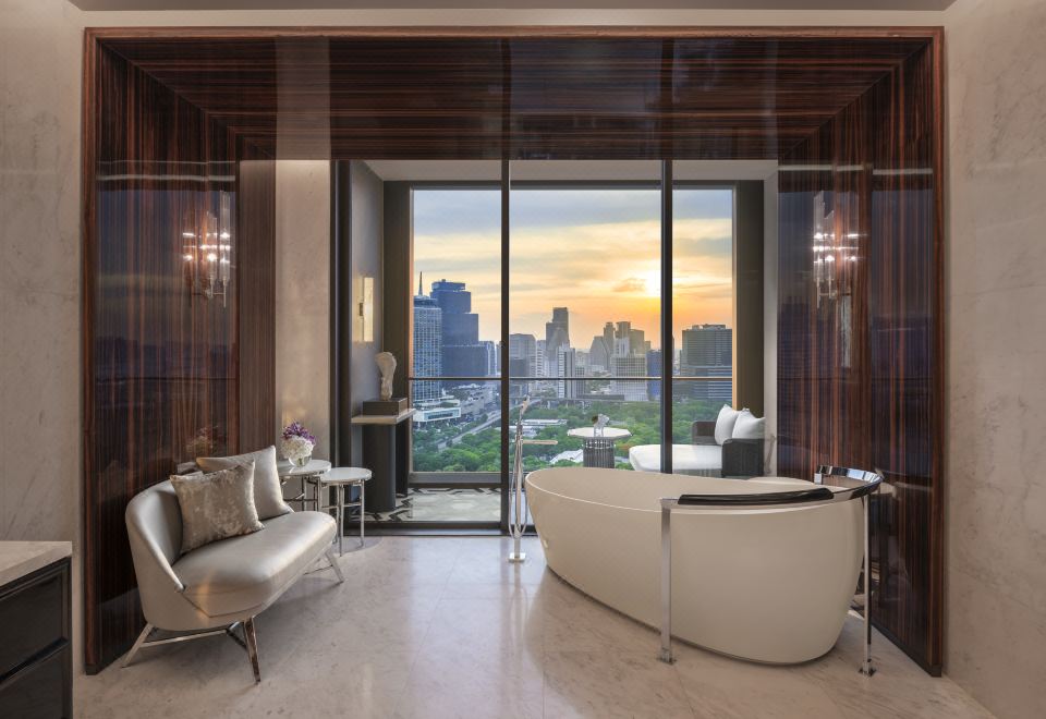 丽思卡尔顿套房（三卧室、可俯瞰 Lumpini 公园美景、可享用酒廊）