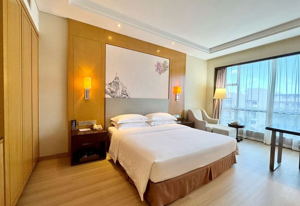 栖园楼豪华大床房（静谧睡眠+全景落地窗+室内泳池）