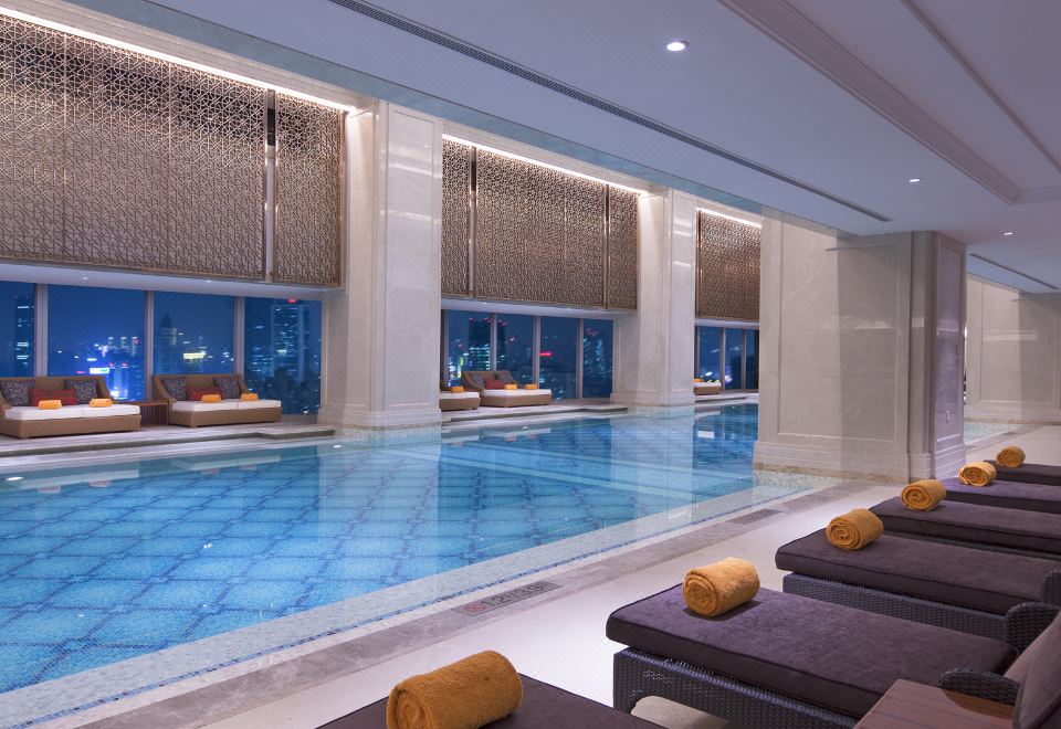 尊贵大床房「180°全景·闹中取静的奢阔空间」