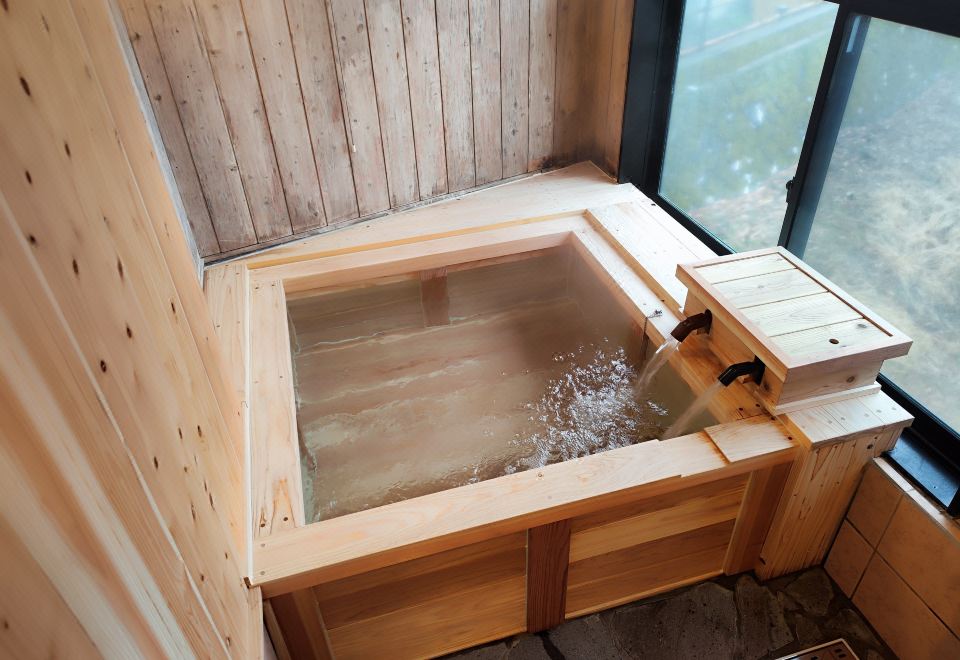 宽敞日式客房（平层）– 8+10榻榻米