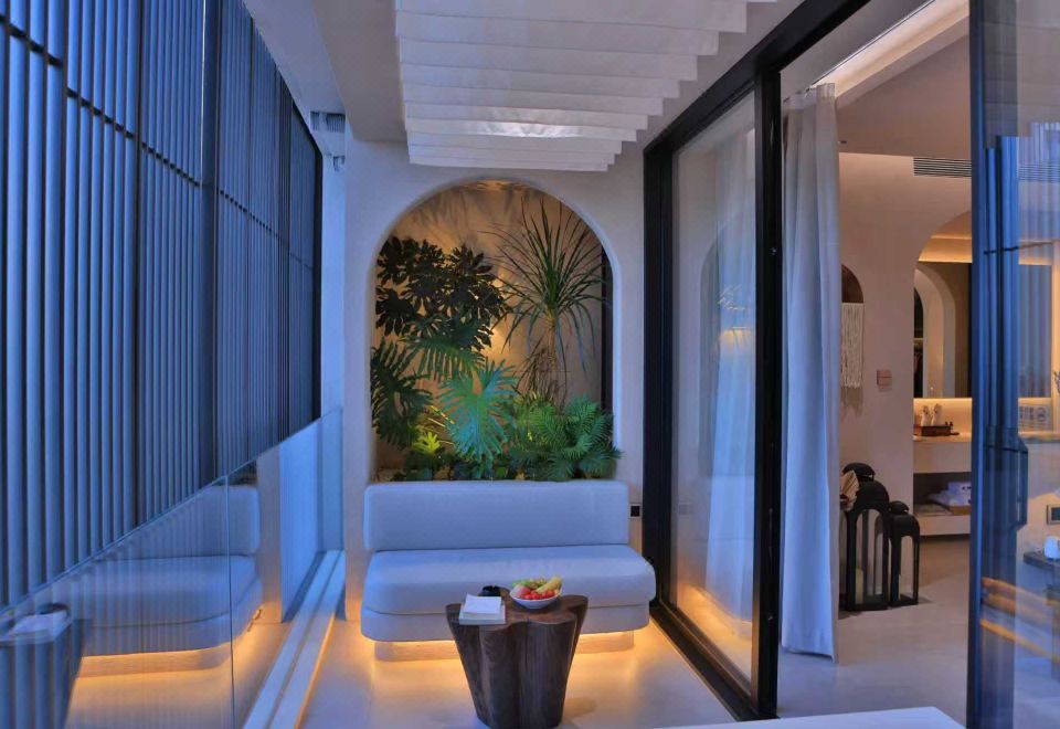 海景泡池豪華特大床房「馬歇爾音響+戴森吹風機」