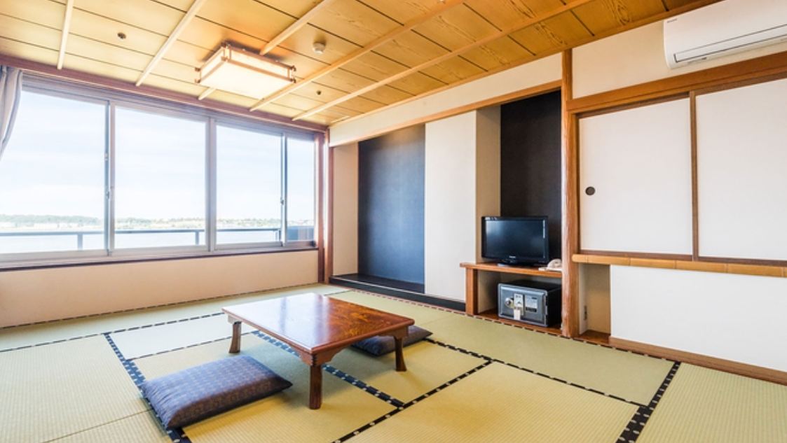 【无烟】标准日式客房，铺有15张榻榻米，设有室内浴池