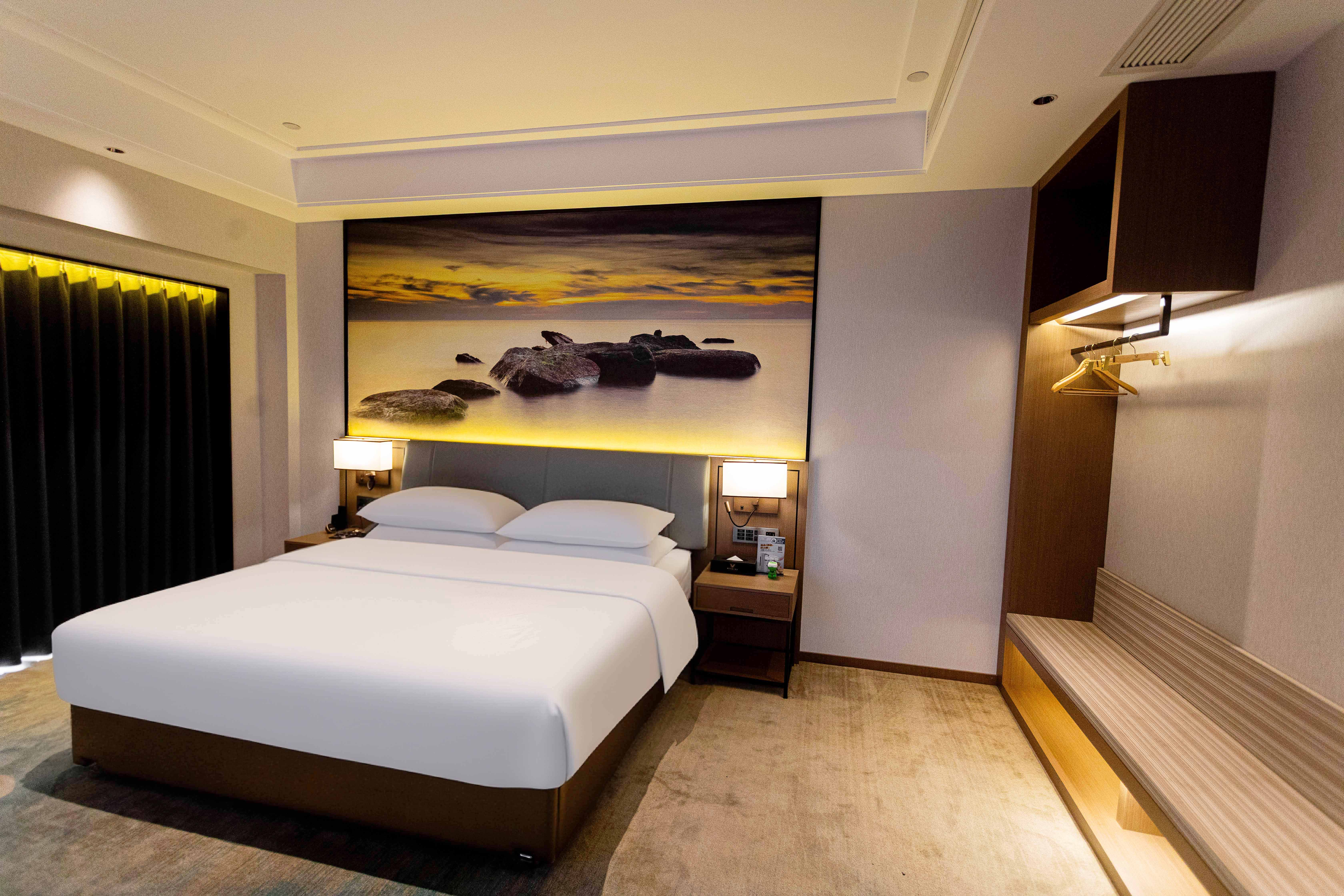 影音大床房【乐享舒适+5.1声道120寸高清大屏】