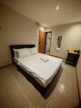 Swing & Pillows @ Grid 9 Hotel, Kuala Lumpur