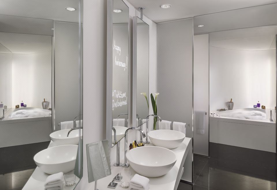 城市全景 3 卧室卓越 ME+ 套房