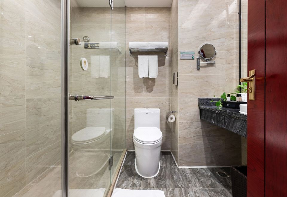 高级影音大床房（100寸巨幕高清影音+小冰箱）