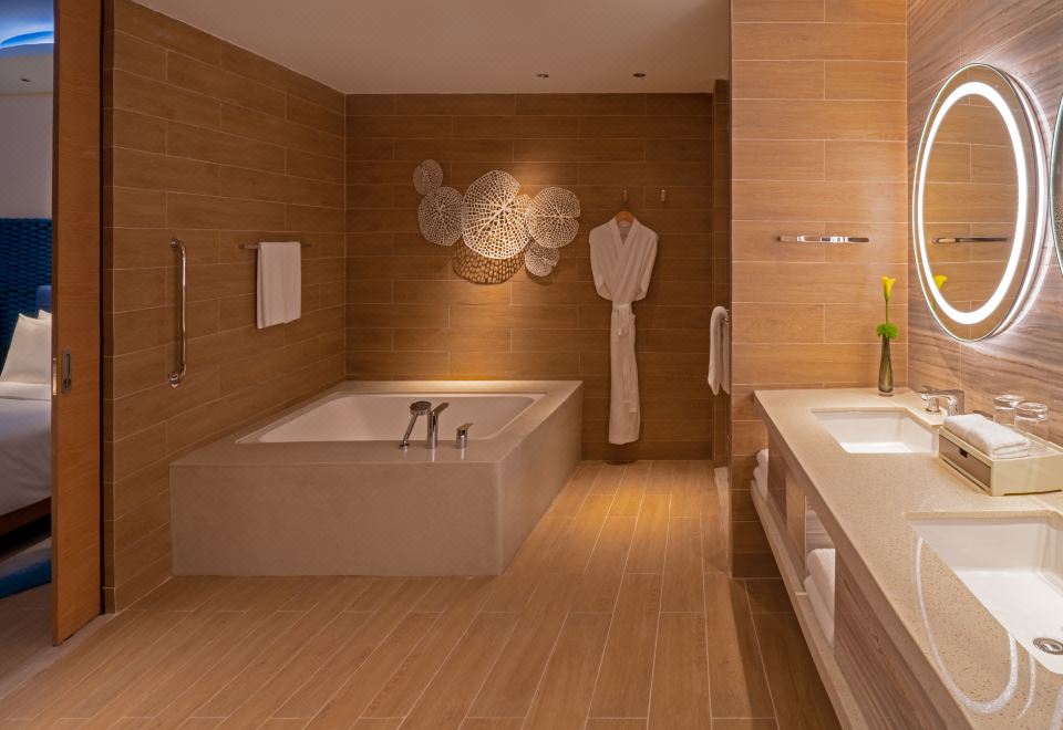 Hyatt Regency Hainan Ocean Paradise ResortREGENCY TWO-BEDROOM SUITE WITH OCEAN VIEW