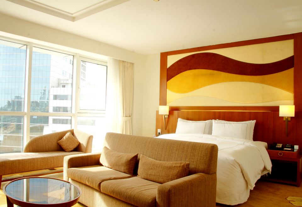 Jianguo Garden Hotel BeijingScenery Deluxe King Bed Room