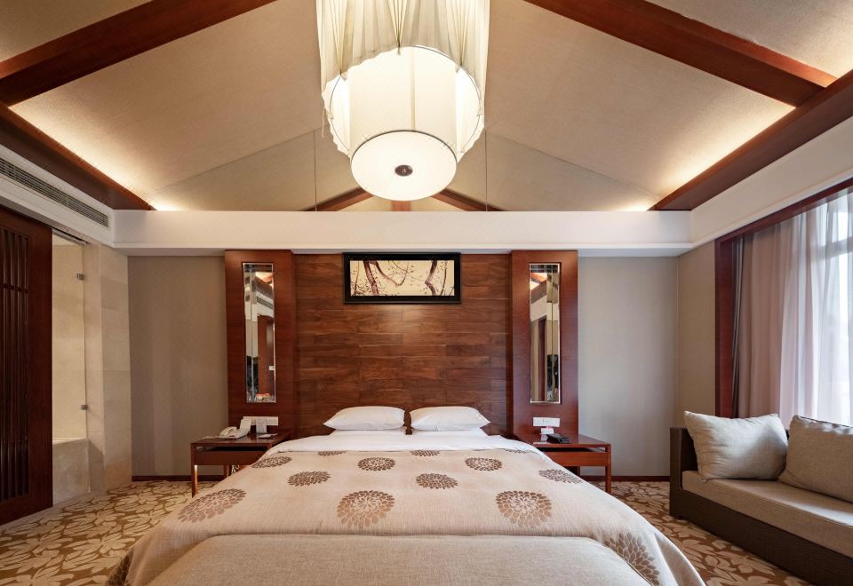 山景浴缸大床套房