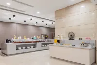 Howard Johnson Park Plaza Hotel (Jingshan Railway Station Inn)